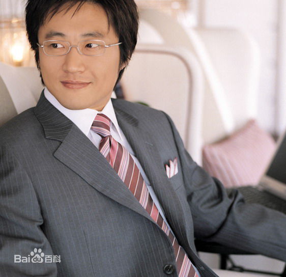 朴新阳(，Park Shin Yang)你一笑，世界都灿烂了生活照