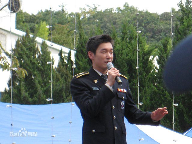 曹承佑(Cho Seung-woo，)入伍壁纸壁纸