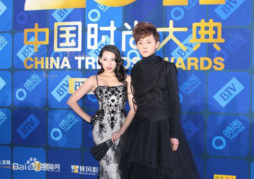 丹琳(Dānlín)出席活动照壁纸壁纸