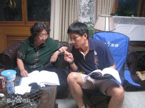 李崇霄主演《谁来伺候妈》精选剧照