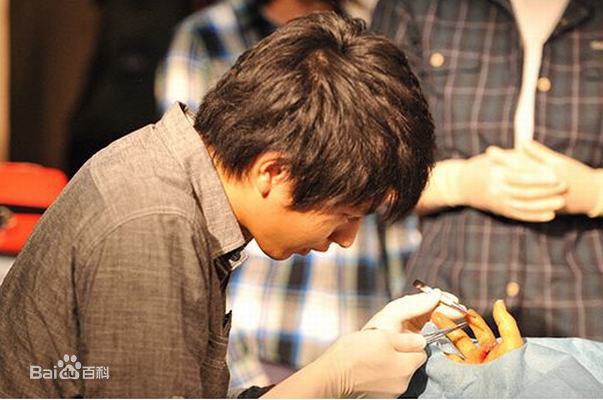 向井理(Osamu Mukai)天空的诊所生活照