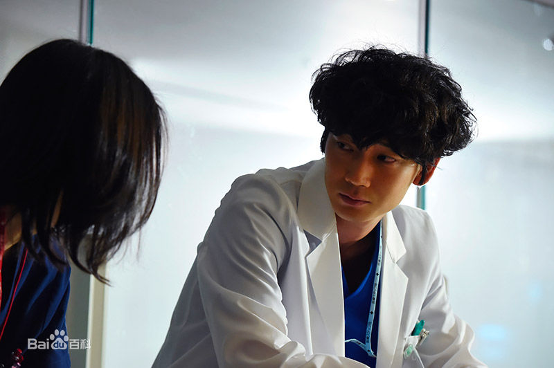 绫野刚(Go Ayano)产科医鸿鸟性感图片图集