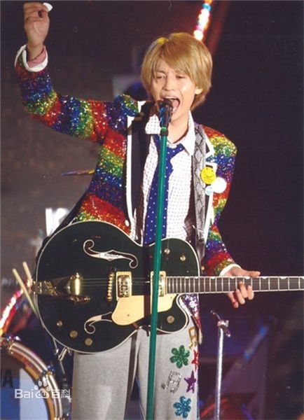 大仓忠义(Okura tadayoshi)演唱会生活照