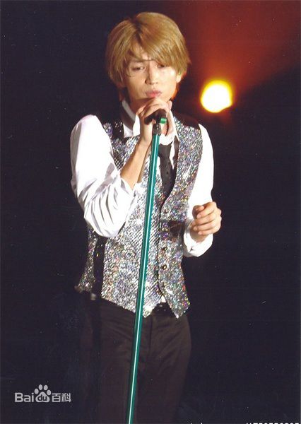 大仓忠义(Okura tadayoshi)演唱会生活照