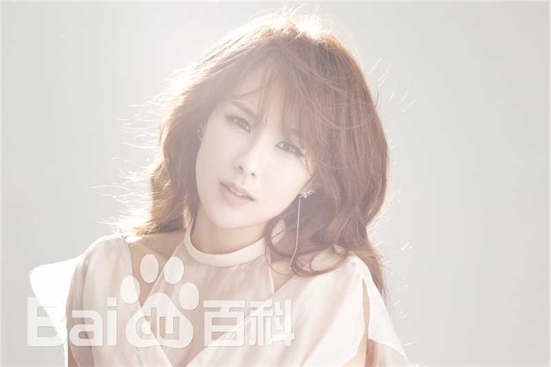 最新蔡妍(Chae Yeon)壁纸