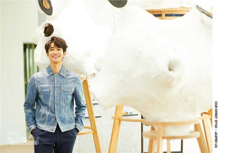 精选刘以豪(Jasper Liu)在《我们的街拍时刻》中的图册