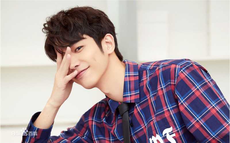 精选刘以豪(Jasper Liu)在《我们的街拍时刻》中的图册