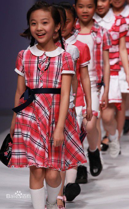 林妙可(Miaoke Lin)童装走秀照性感图片壁纸