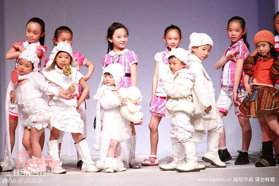 林妙可(Miaoke Lin)童装走秀照性感图片壁纸