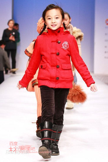 林妙可(Miaoke Lin)童装走秀照性感图片壁纸