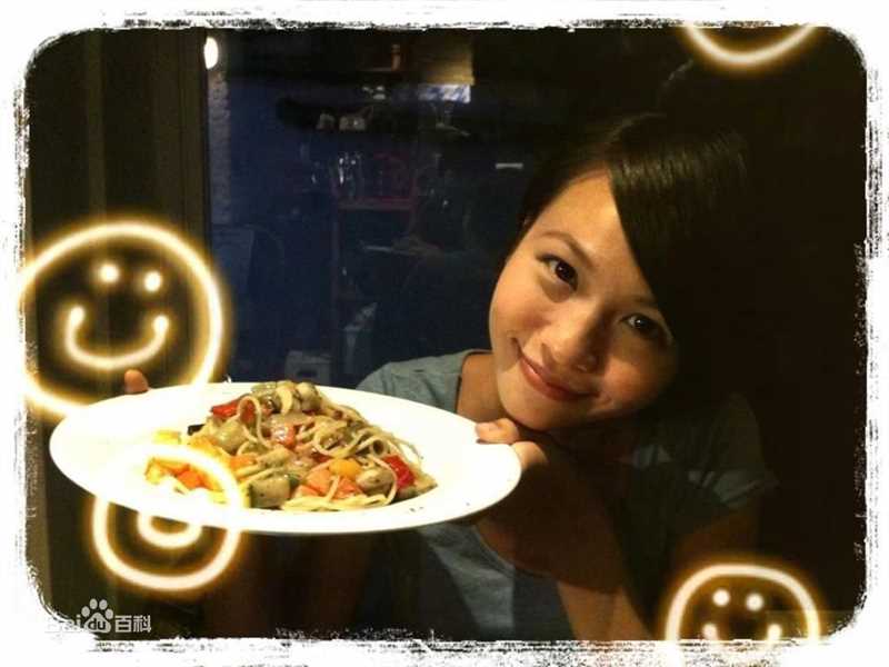 黄姵嘉姵嘉生活照图册