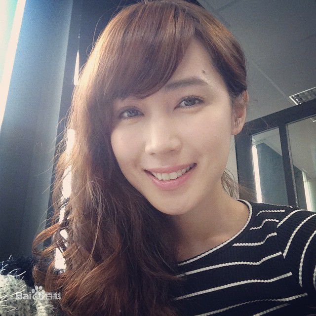 黄瀞怡(Albee Huang)金钟典礼素颜照相册