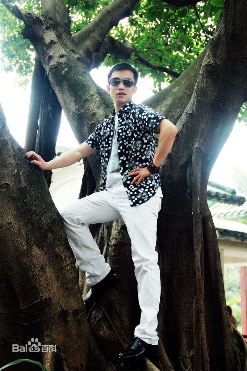 黄海刚(chinadragon)生活照性感图片图集