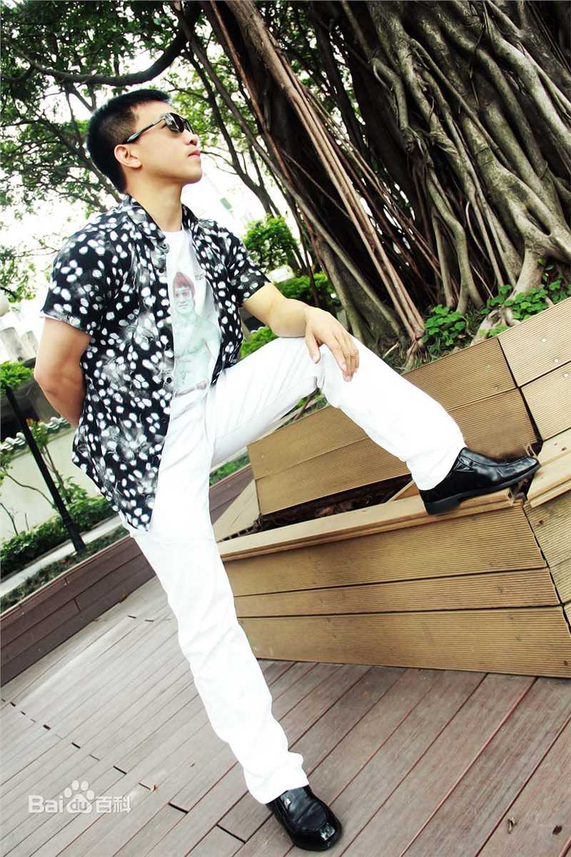 黄海刚(chinadragon)生活照性感图片图集