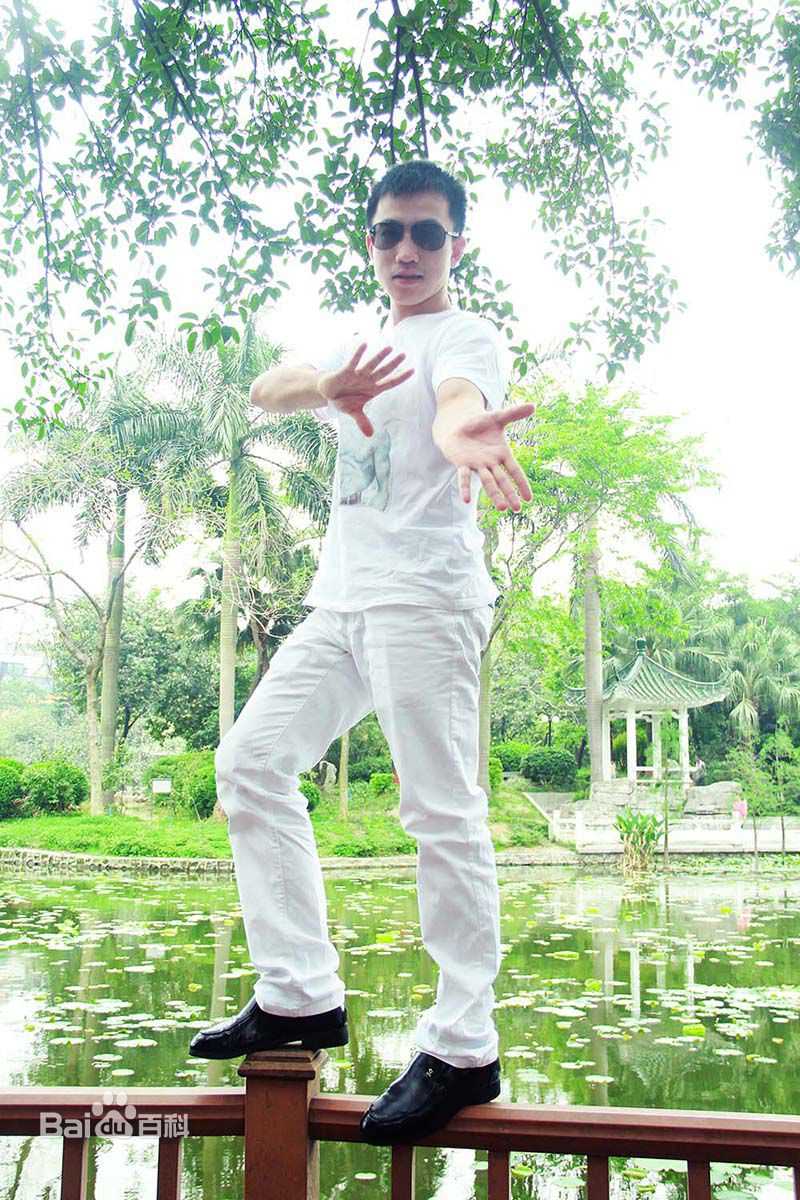 黄海刚(chinadragon)生活照性感图片图集