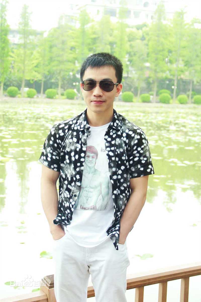 黄海刚(chinadragon)生活照性感图片图集