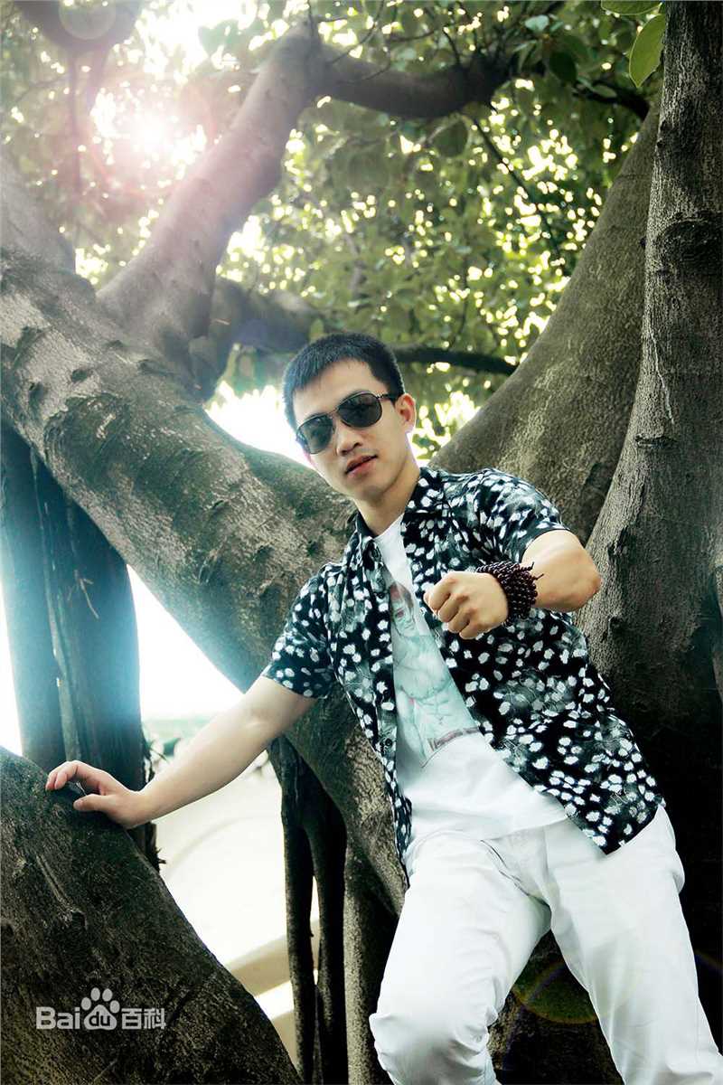 黄海刚(chinadragon)生活照性感图片图集