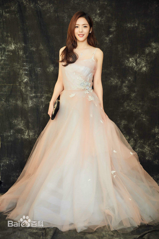 蔡文静腾讯星光大赏前后照片