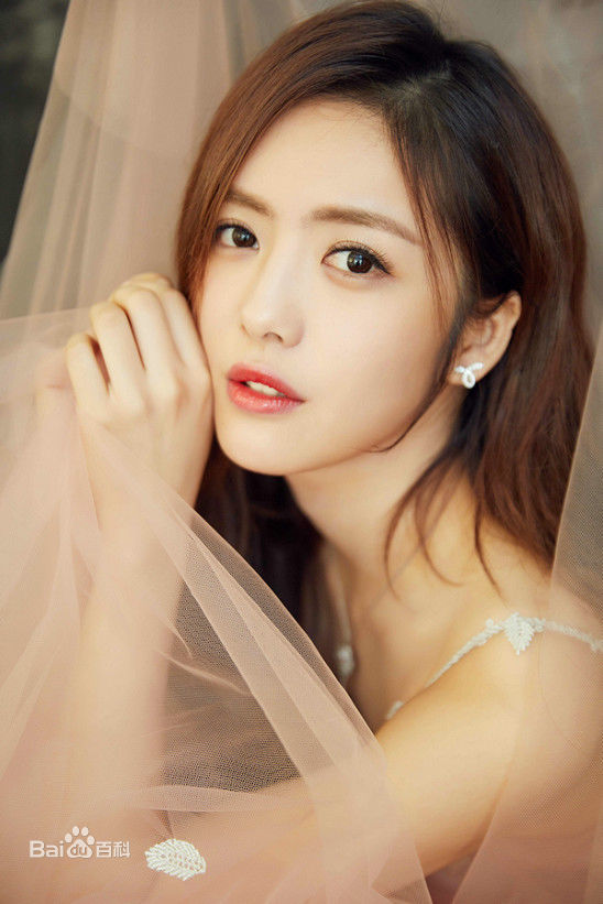 蔡文静腾讯星光大赏前后照片