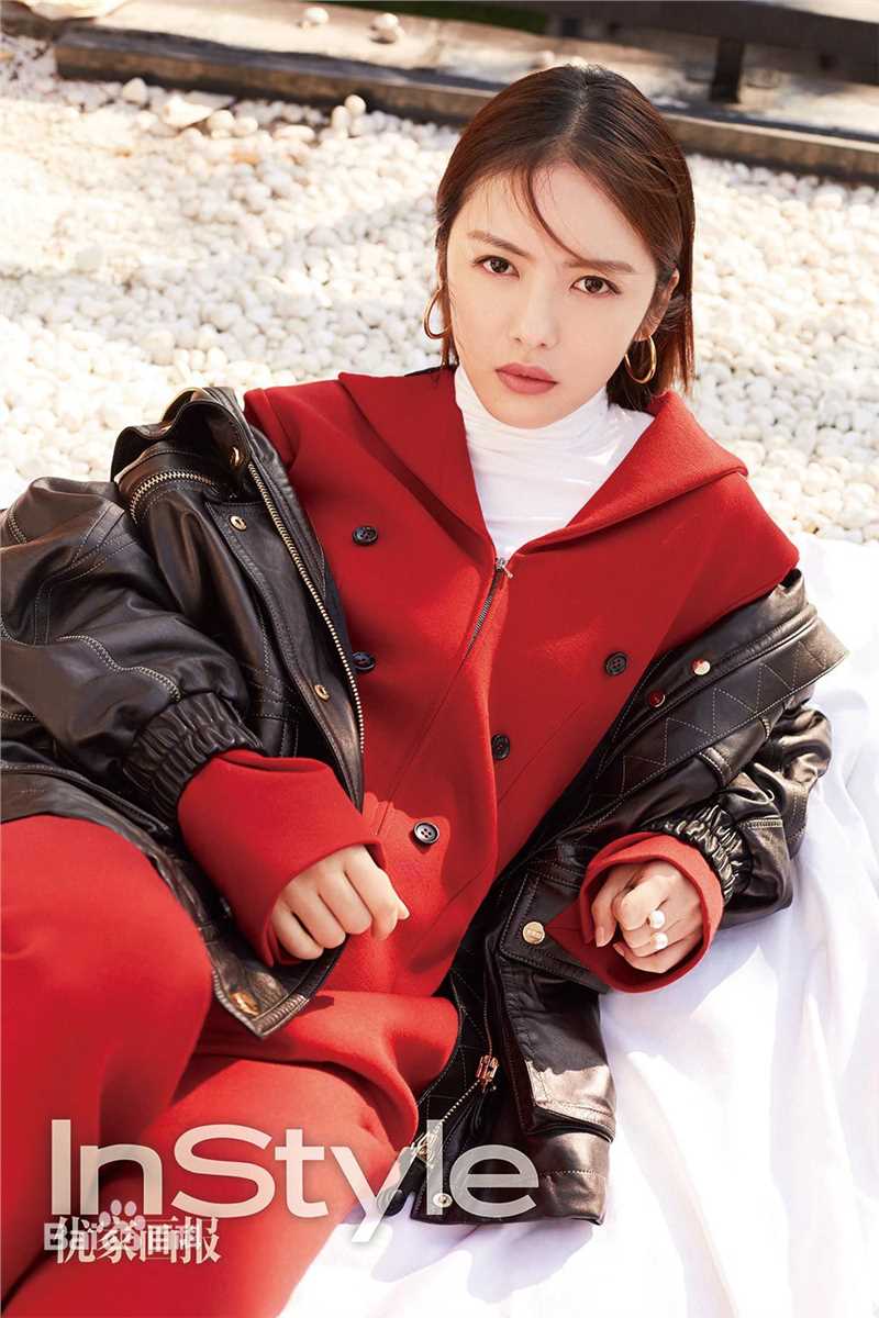 最新蔡文静在《优家画报》中的壁纸