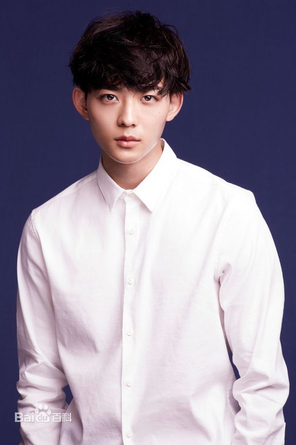 龙星凉(Ryusei Ryo)最新杂志壁纸