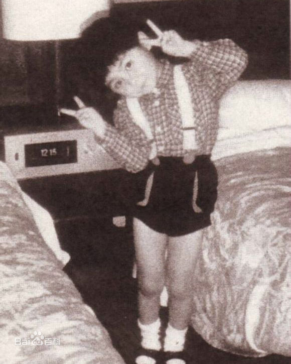 堂本刚(Tsuyoshi Domoto)童年旧照素颜照相册