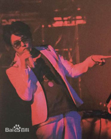 堂本刚(Tsuyoshi Domoto)舞台表演生活照