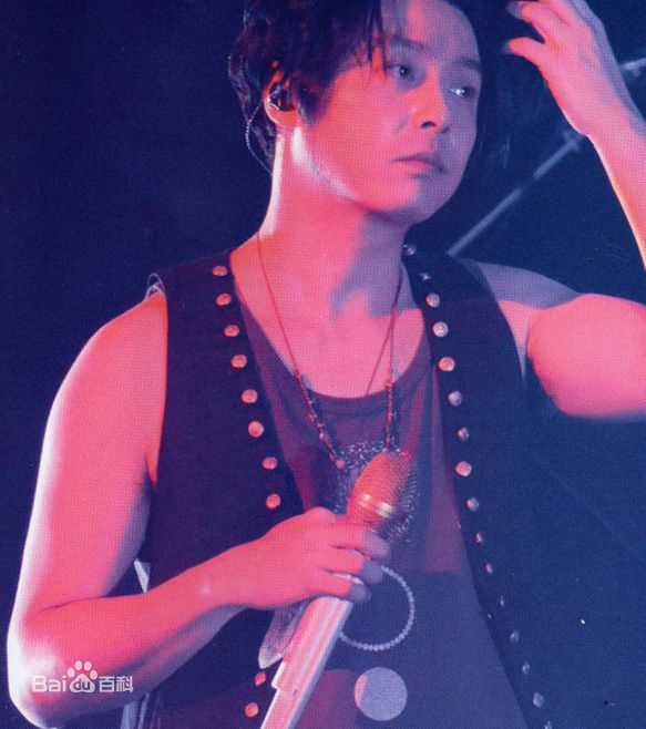 堂本刚(Tsuyoshi Domoto)舞台表演生活照