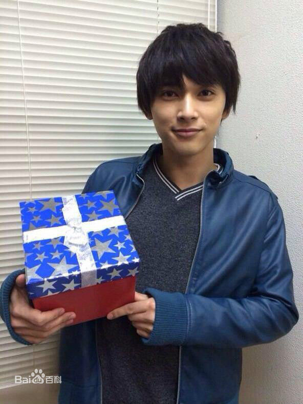 吉沢亮(よしざわ りょう、Yoshizawa Ryo)前后照片