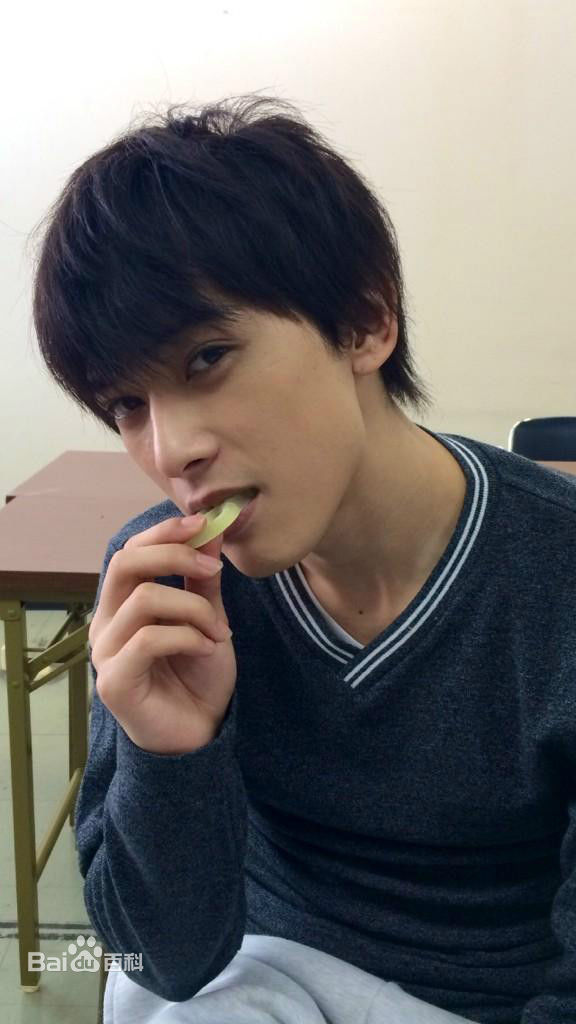 吉沢亮(よしざわ りょう、Yoshizawa Ryo)前后照片