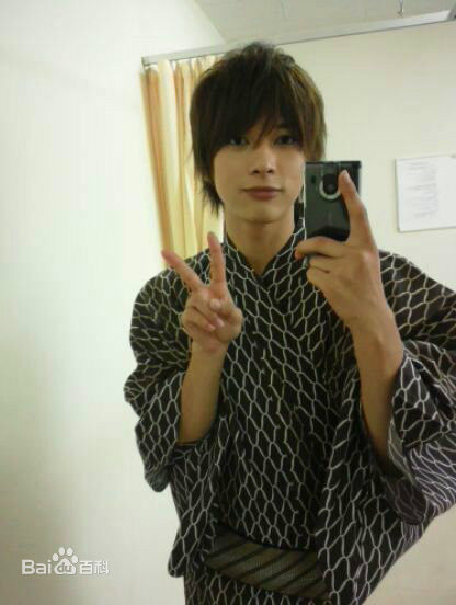 吉沢亮(よしざわ りょう、Yoshizawa Ryo)前后照片