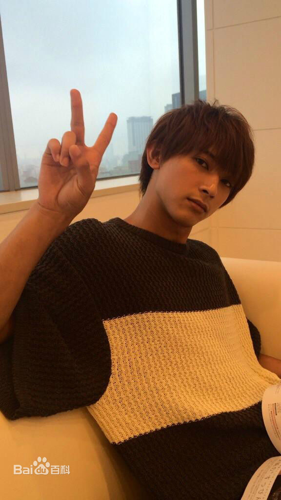 吉沢亮(よしざわ りょう、Yoshizawa Ryo)前后照片