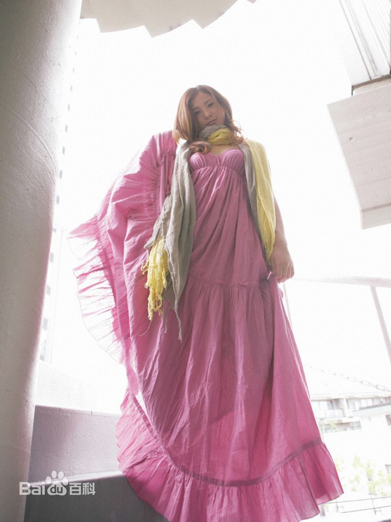 吉高由里子(日文平假名：よしたか ゆりこ)个人照片