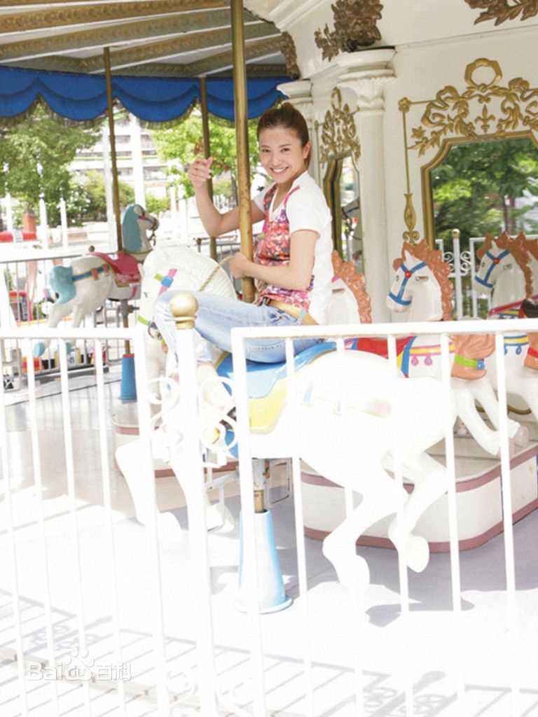 吉高由里子(日文平假名：よしたか ゆりこ)个人照片