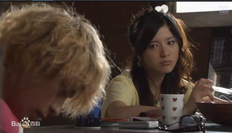 吉高由里子(日文平假名：よしたか ゆりこ)白色之春中的性感图片图集