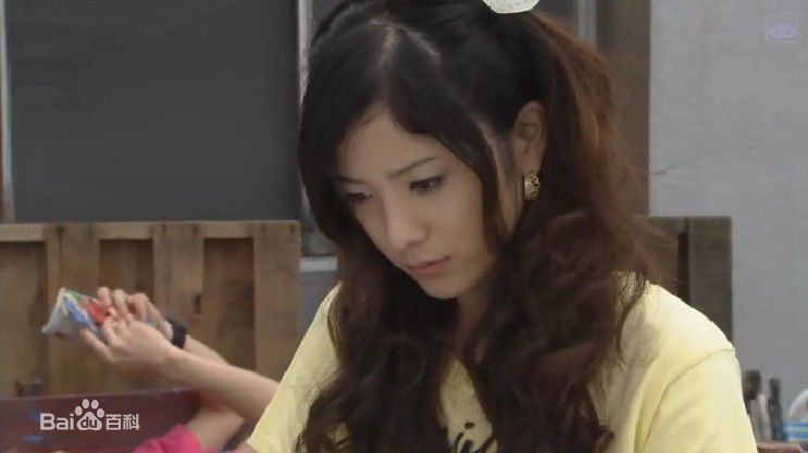 吉高由里子(日文平假名：よしたか ゆりこ)白色之春中的性感图片图集