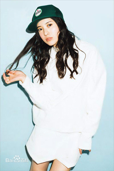 吉高由里子(日文平假名：よしたか ゆりこ)图片图片图集