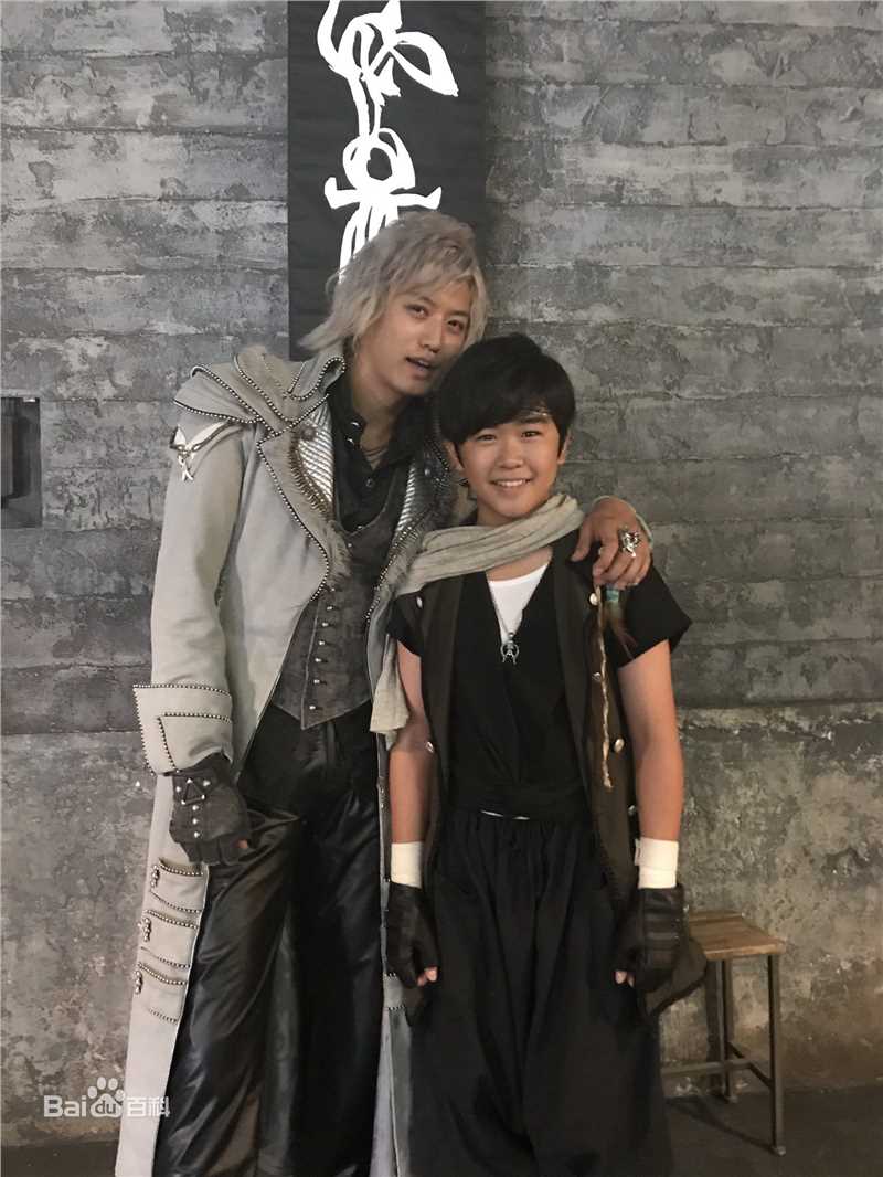 最新铃木福(すずき ふく(Fuku Suzuki))在《神牙》中的图集