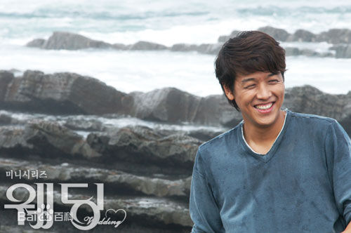 柳时元()《婚礼》最新剧照