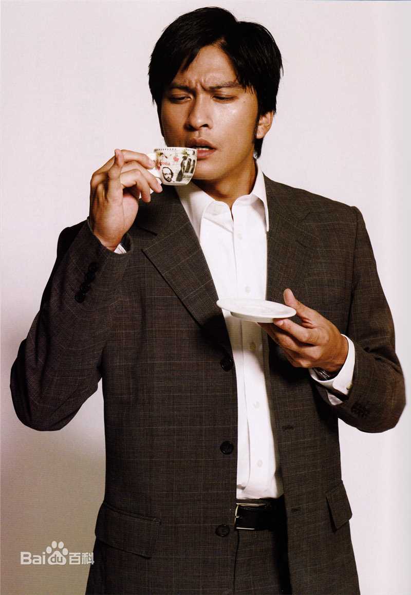 最优质长濑智也(長瀬智也（ながせ ともや）；Nagase Tomoya)在《自恋刑警》公式本中的相册