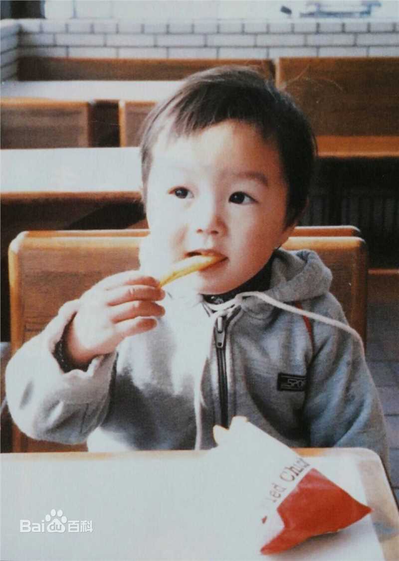 樱井翔(櫻井翔（さくらい　しょう，Sh  Sakurai）)童年素颜照相册