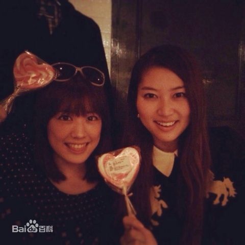 福田沙纪(ふくだ さき（Fukuda Saki）)与他人合照生活照