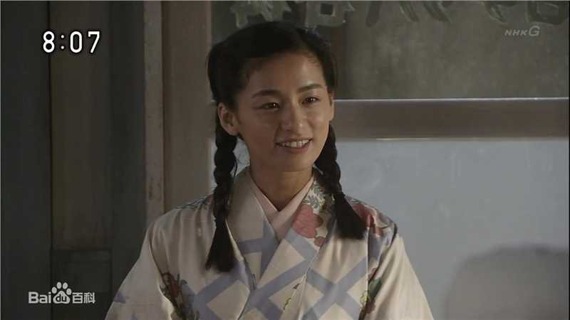 最新尾野真千子(Machiko Ono，おの まちこ)在《康乃馨》图片中的壁纸