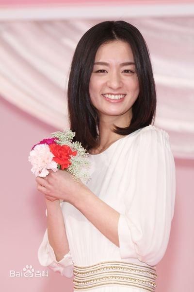 最新尾野真千子(Machiko Ono，おの まちこ)在《康乃馨》图片中的壁纸