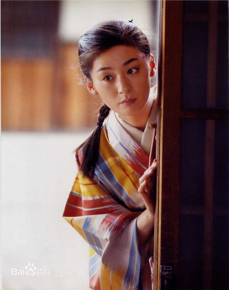 最新尾野真千子(Machiko Ono，おの まちこ)在《康乃馨》图片中的壁纸