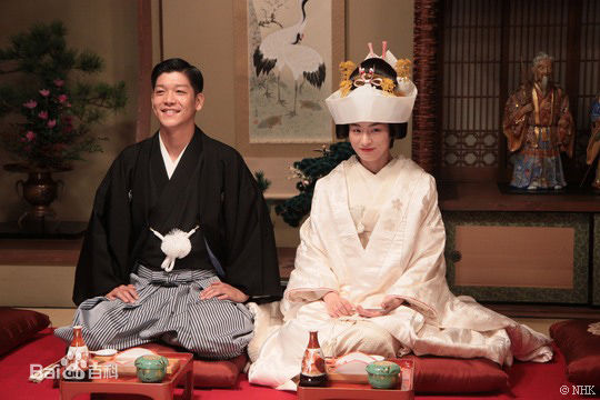 最新尾野真千子(Machiko Ono，おの まちこ)在《康乃馨》图片中的壁纸