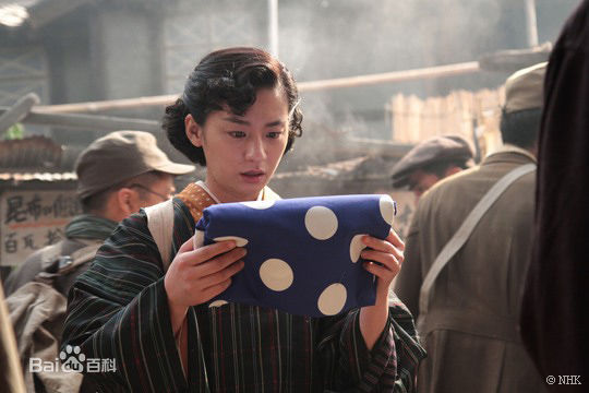 最新尾野真千子(Machiko Ono，おの まちこ)在《康乃馨》图片中的壁纸