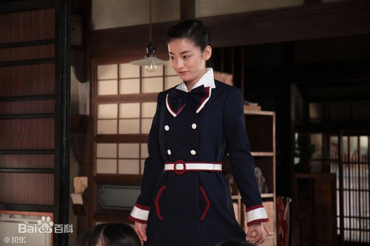 最新尾野真千子(Machiko Ono，おの まちこ)在《康乃馨》图片中的壁纸