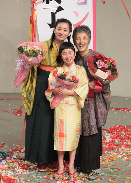 最新尾野真千子(Machiko Ono，おの まちこ)在《康乃馨》图片中的壁纸