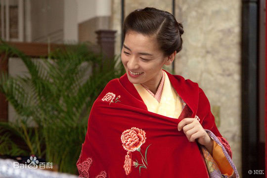 最新尾野真千子(Machiko Ono，おの まちこ)在《康乃馨》图片中的壁纸